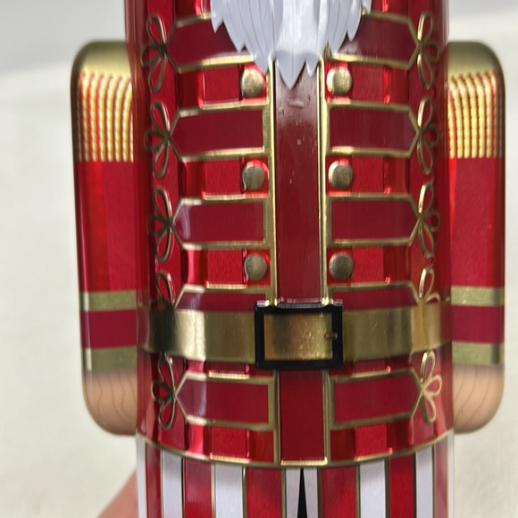 12” Cylinder shaped red Nutcracker Soldier lidded tin - Picture 11 of 12